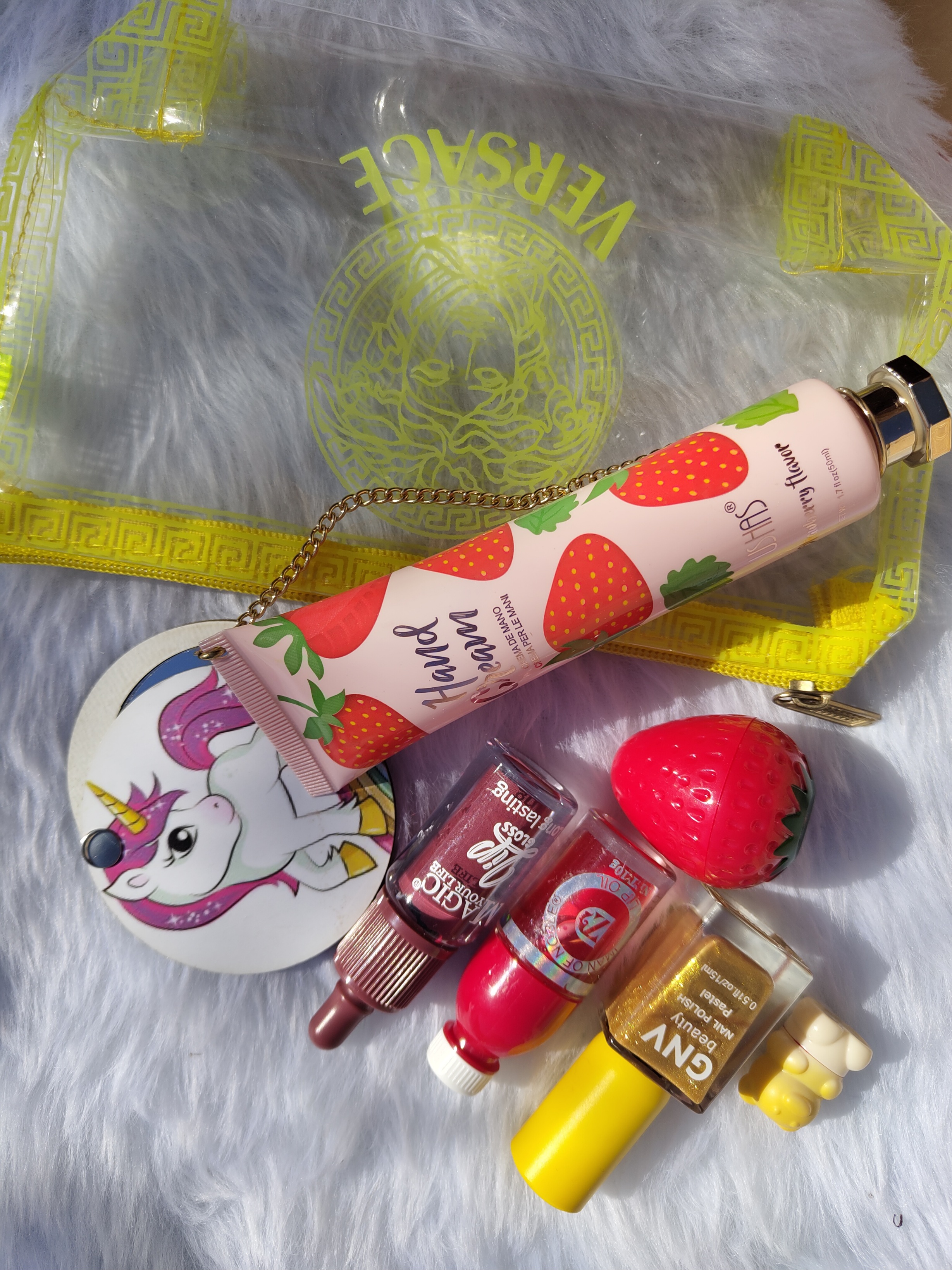 کیف آرایشی+بالم‌لب+اویل لب+اینه چوبی+ لاک+رژ لب مایع مات+رژ لب خرسی+مرطوب کننده